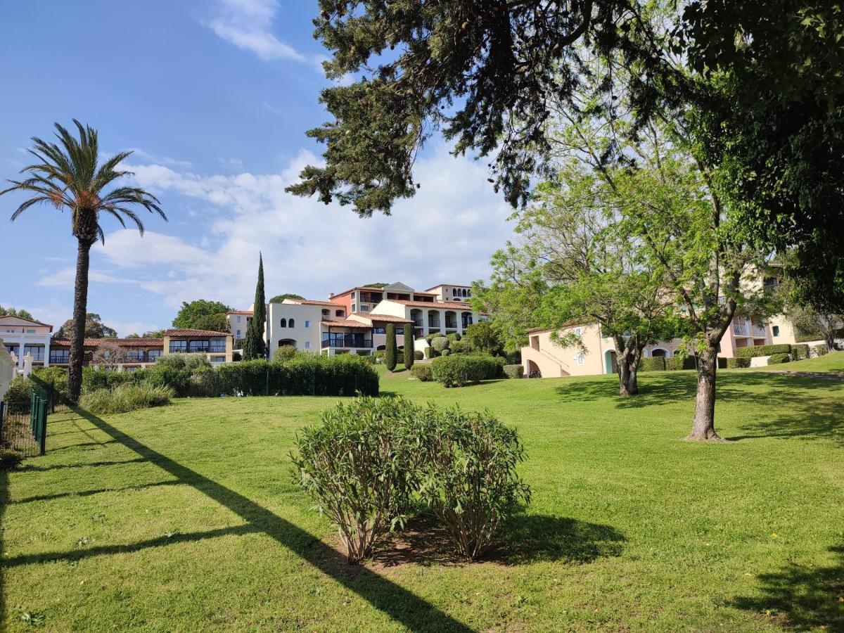 Chez Adriana Studio Proche Mer Avec Piscine Grimaud Exterior photo
